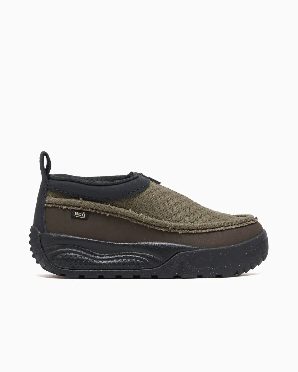 Acg Izy "black Medium Shoes