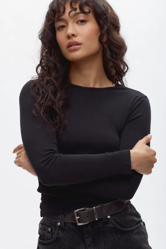 Black Fitted Longsleeve