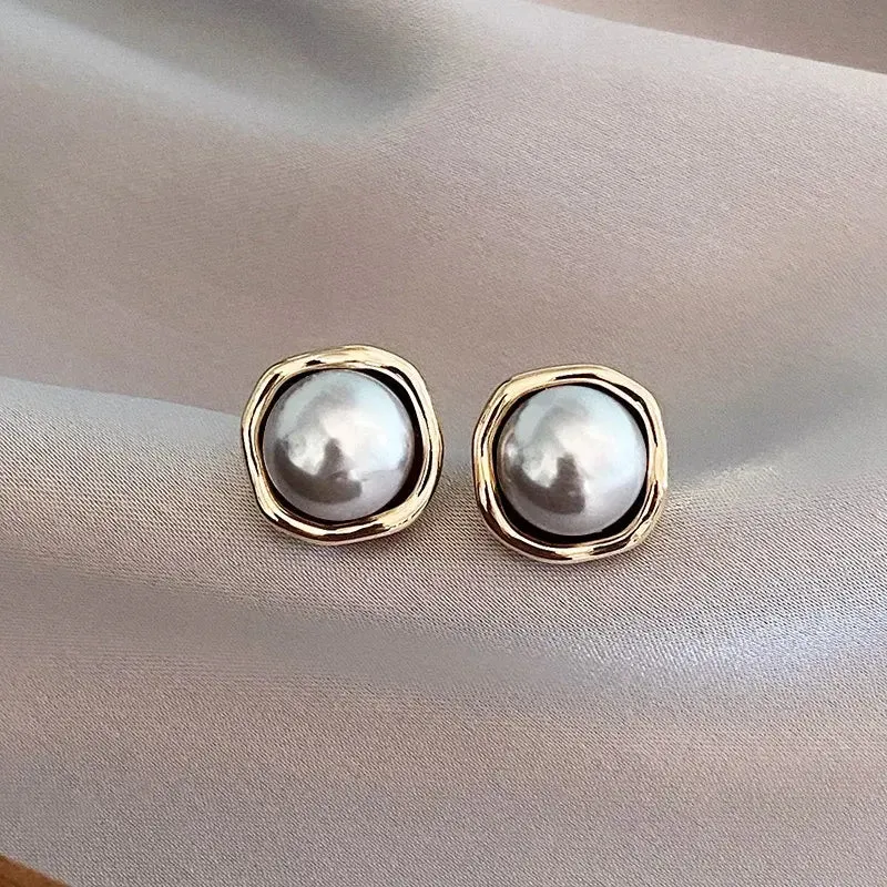 Black Pearl Stud Earrings