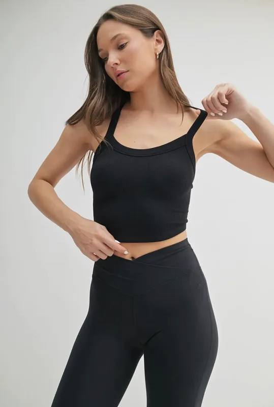 ' Black Seamless Cami