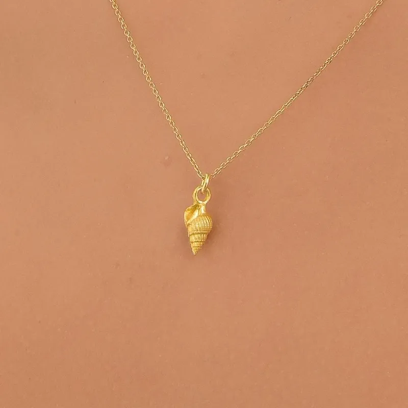 Dainty Sea Shell Pendant