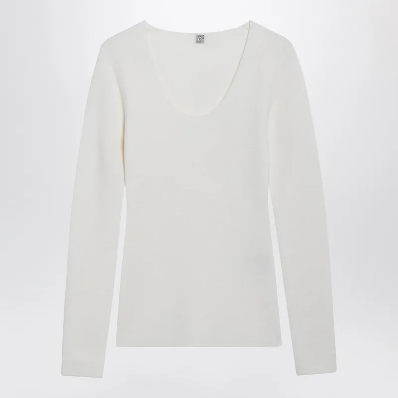 Fine Knit Cream Turtleneck
