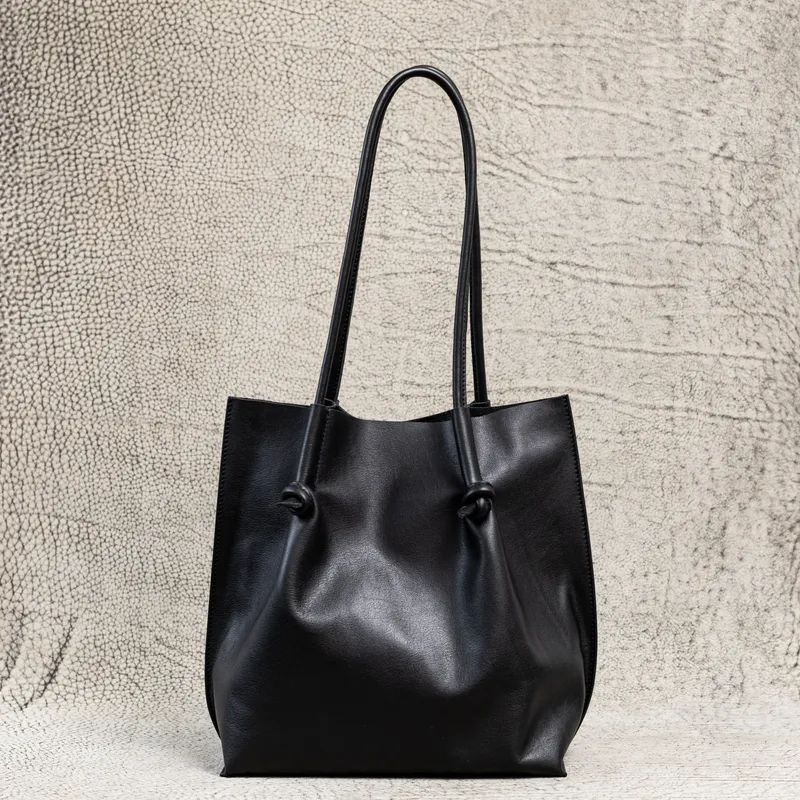 Flora Everyday Leather Tote Smooth Calf Black