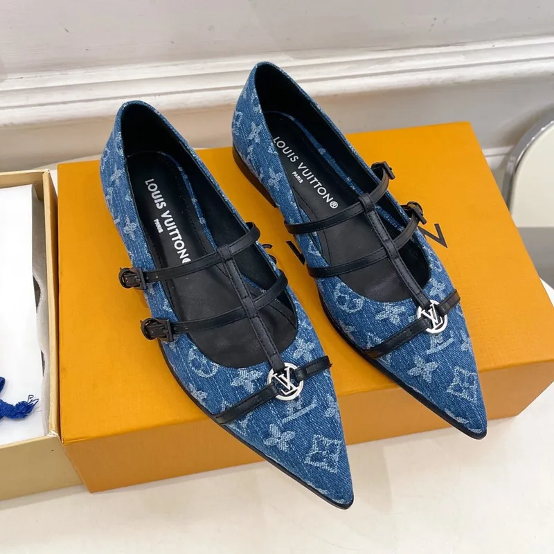 Lx Pointed Flat Shoes In Cobalt