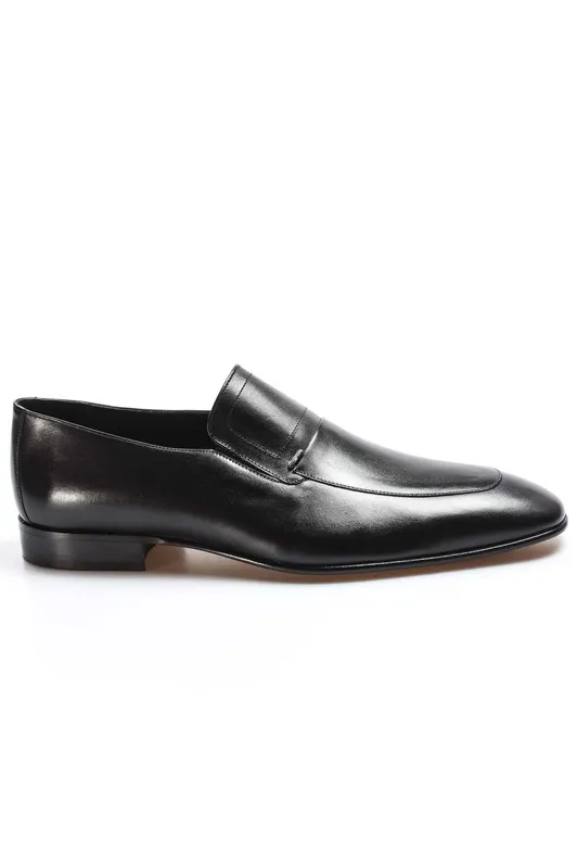 Men' Black Leather Loafers With Sleek