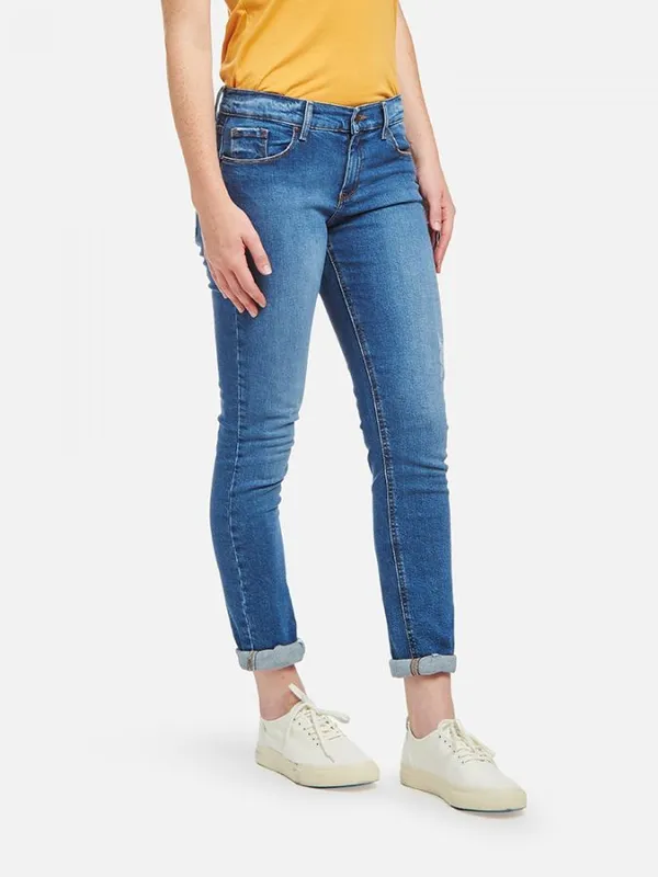 Mid Rise Slim Straight