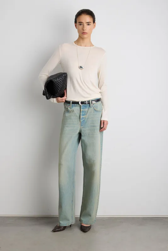 Mid-rise Straight Leg Jean