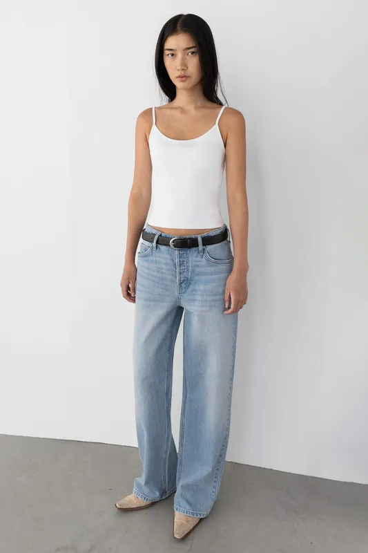 Mid-rise Straight Leg Jean