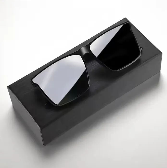 Minimalist Black Square Sunglasses