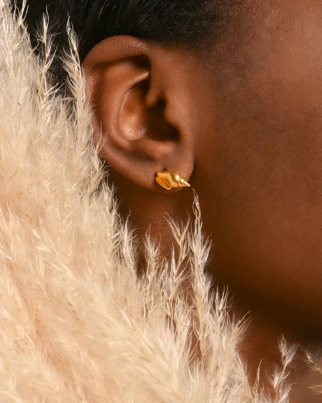 Minimalistic Sea Shell Earrings