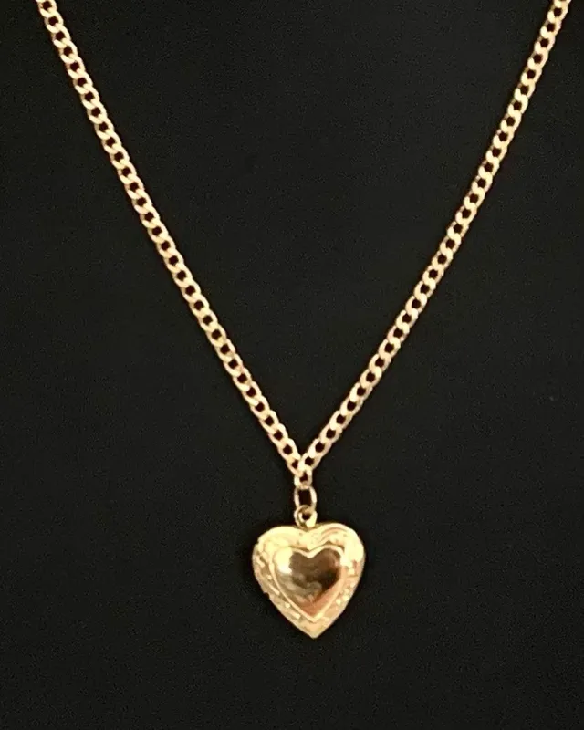Polished Gold Pendant Necklace