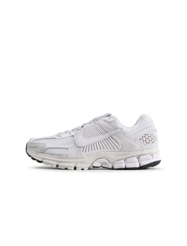 Zoom Vomero Triple White Shoes