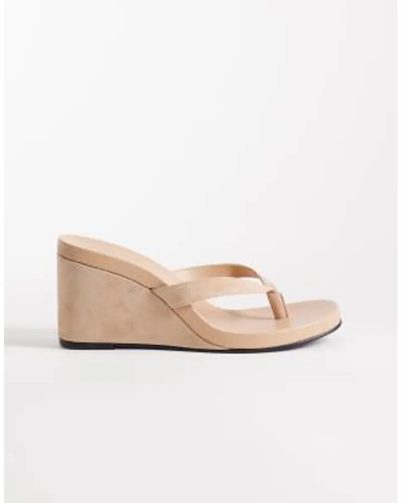 Steve Madden Playing Thong Wedge Sandals in Sand Suede