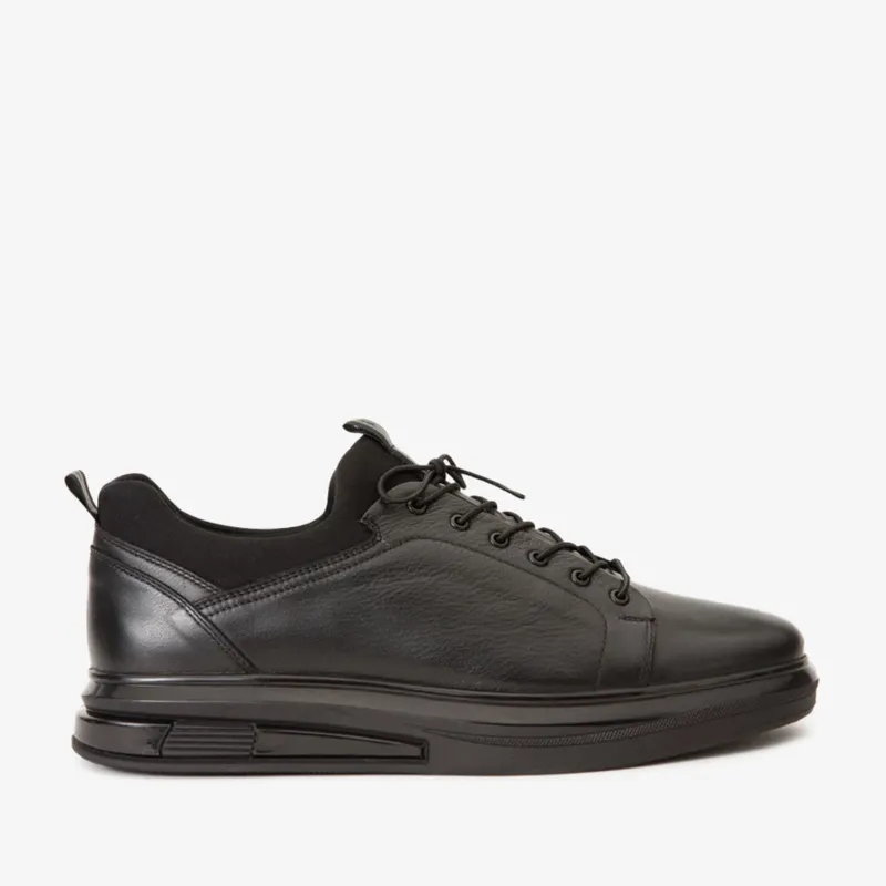 The Vilnius Black Leather Men Sneaker !